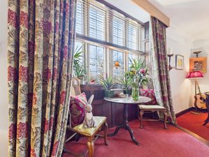 Lounge- click for photo gallery